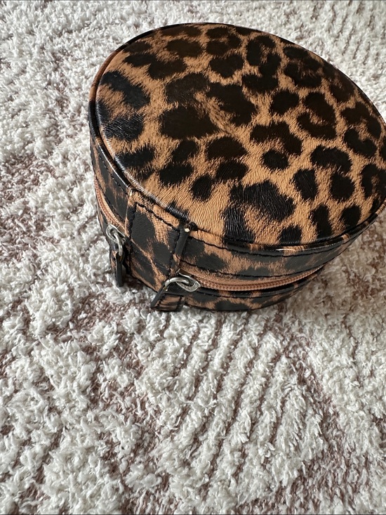 Nordstrom Accessories - Nordstrom Leopard Print Travel Jewelry Case Chic Compact Organizer w Ring Slots